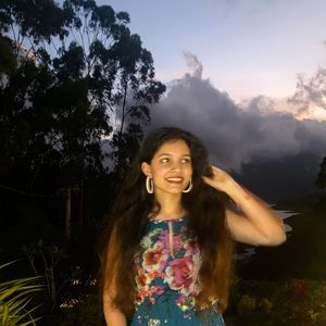 Meet your Posher, Anushka